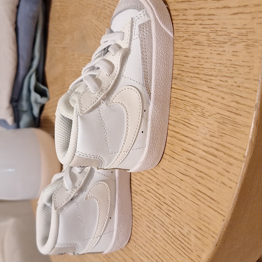 Nike tennis shoes